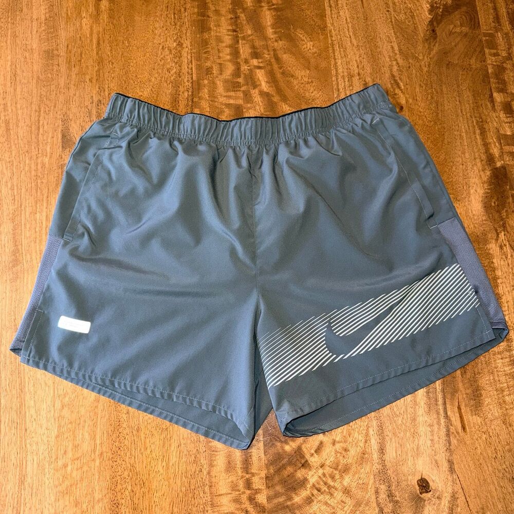 Nike Men’s Gray Performance Athletic Shorts Size L